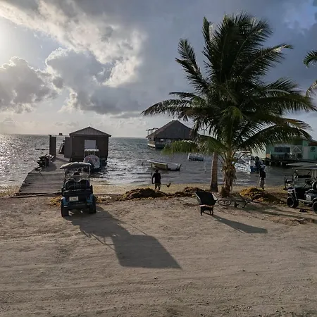 Sandbar Beachfront Hotel & Hostel Restaurant-2